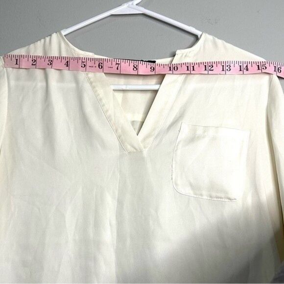 The Limited Women’s size small white silky feel long sleeve blouse 532B3 - Picture 11 of 11